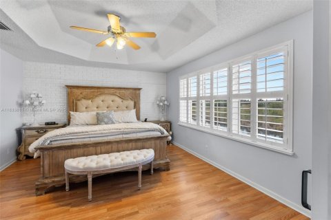 House in Miramar, Florida 5 bedrooms, 244.98 sq.m. № 1814777 - photo 2