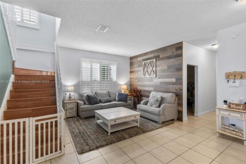House in Miramar, Florida 5 bedrooms, 244.98 sq.m. № 1814777 - photo 14