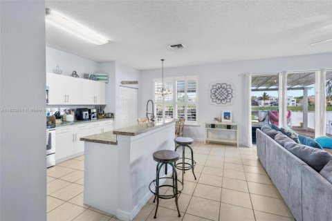 House in Miramar, Florida 5 bedrooms, 244.98 sq.m. № 1814777 - photo 16