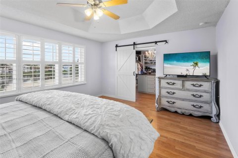 House in Miramar, Florida 5 bedrooms, 244.98 sq.m. № 1814777 - photo 30