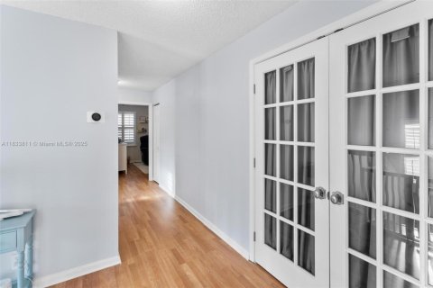House in Miramar, Florida 5 bedrooms, 244.98 sq.m. № 1814777 - photo 27