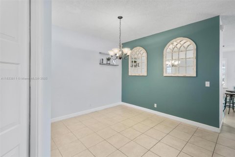House in Miramar, Florida 5 bedrooms, 244.98 sq.m. № 1814777 - photo 19
