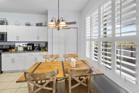 House in Miramar, Florida 5 bedrooms, 244.98 sq.m. № 1814777 - photo 12