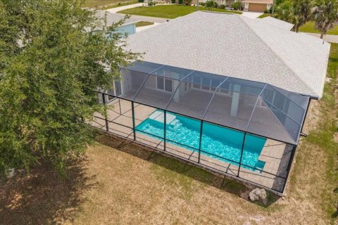 Villa ou maison à vendre à Rotonda, Floride: 3 chambres, 201.6 m2 № 2217446 - photo 2