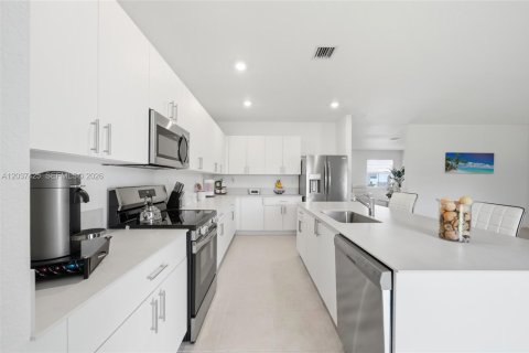 Купить виллу или дом в Майами, Флорида 4 спальни, 224.08м2, № 2154222 - фото 9