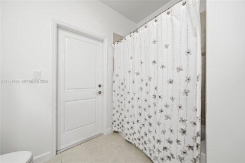 Купить виллу или дом в Майами, Флорида 4 спальни, 224.08м2, № 2154222 - фото 18