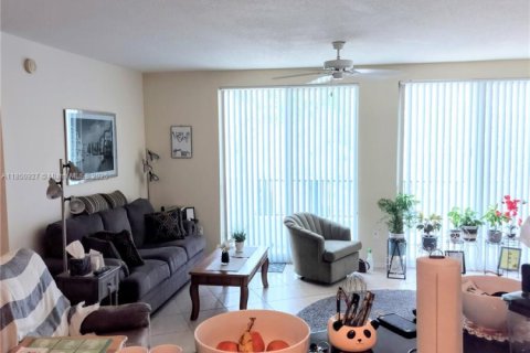 Copropriété à vendre à Fort Lauderdale, Floride: 2 chambres, 116.59 m2 № 1961874 - photo 13
