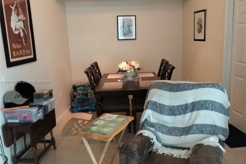 Copropriété à vendre à Fort Lauderdale, Floride: 2 chambres, 116.59 m2 № 1961874 - photo 12