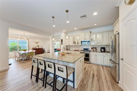 House in Bradenton, Florida 5 bedrooms, 288 sq.m. № 1894030 - photo 17