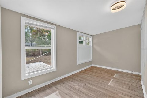 House in Saint Petersburg, Florida 3 bedrooms, 94.2 sq.m. № 1902695 - photo 8