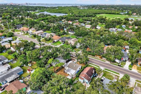 House in Saint Petersburg, Florida 3 bedrooms, 94.2 sq.m. № 1902695 - photo 21