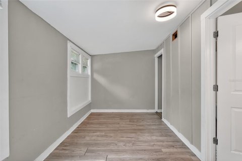 House in Saint Petersburg, Florida 3 bedrooms, 94.2 sq.m. № 1902695 - photo 10