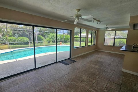 Villa ou maison à vendre à Port St. Lucie, Floride: 3 chambres, 171.87 m2 № 2363696 - photo 9