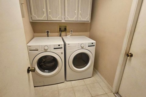 Villa ou maison à vendre à Port St. Lucie, Floride: 3 chambres, 171.87 m2 № 2363696 - photo 17