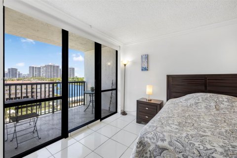 Condominio en venta en Hallandale Beach, Florida, 2 dormitorios, 94.76 m2 № 1986930 - foto 26