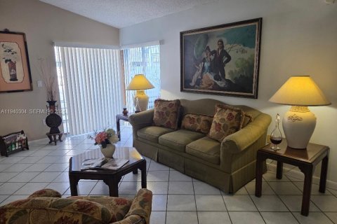 Купить кондоминиум в Майами, Флорида 2 спальни, 68.56м2, № 1998365 - фото 14