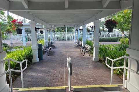 Купить кондоминиум в Майами, Флорида 2 спальни, 68.56м2, № 1998365 - фото 23