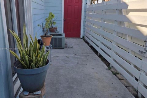 Купить кондоминиум в Майами, Флорида 2 спальни, 68.56м2, № 1998365 - фото 13