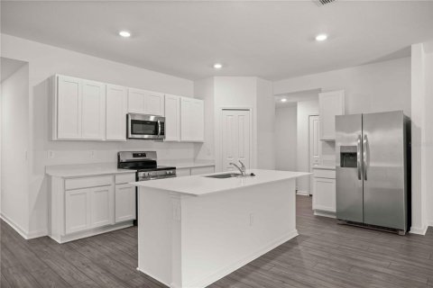 House in Ocala, Florida 3 bedrooms, 188.87 sq.m. № 2208148 - photo 14