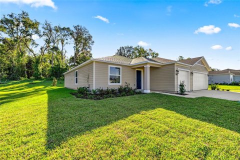 House in Ocala, Florida 3 bedrooms, 188.87 sq.m. № 2208148 - photo 3
