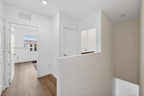 Townhouse in Homestead, Florida 4 bedrooms, 163.23 sq.m. № 2044524 - photo 17