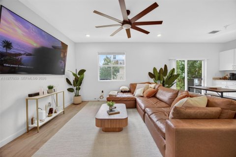 Townhouse in Homestead, Florida 4 bedrooms, 163.23 sq.m. № 2044524 - photo 7