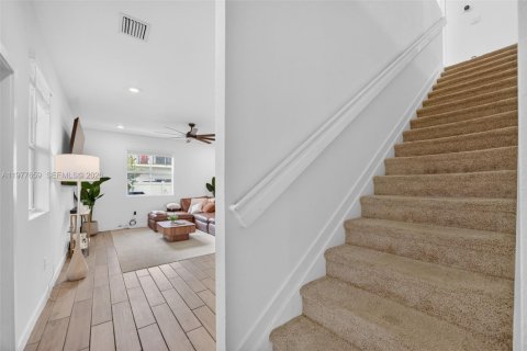 Townhouse in Homestead, Florida 4 bedrooms, 163.23 sq.m. № 2044524 - photo 6