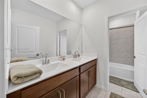 Townhouse in Homestead, Florida 4 bedrooms, 163.23 sq.m. № 2044524 - photo 22