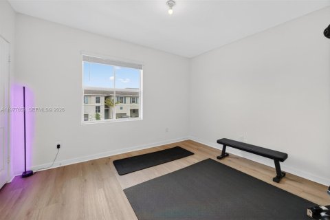 Townhouse in Homestead, Florida 4 bedrooms, 163.23 sq.m. № 2044524 - photo 19