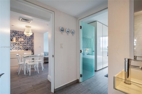 Condominio en venta en Miami Beach, Florida, 1 dormitorio № 1977542 - foto 13
