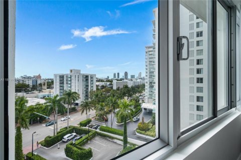 Condominio en venta en Miami Beach, Florida, 1 dormitorio № 1977542 - foto 8