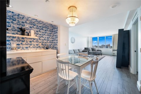 Condominio en venta en Miami Beach, Florida, 1 dormitorio № 1977542 - foto 2