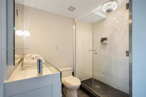 Condominio en venta en Miami Beach, Florida, 1 dormitorio № 1977542 - foto 12