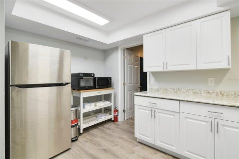 Купить коммерческую недвижимость в Винтер-Парк, Флорида 195.84м2, № 1512354 - фото 25