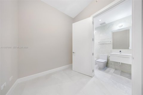 Condominio en venta en Sunny Isles Beach, Florida, 3 dormitorios, 240.52 m2 № 2152613 - foto 21