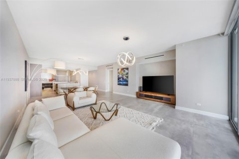 Condominio en venta en Sunny Isles Beach, Florida, 3 dormitorios, 240.52 m2 № 2152613 - foto 7