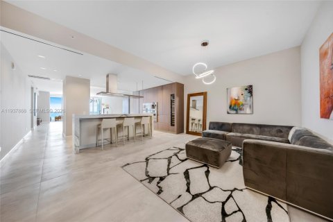 Condominio en venta en Sunny Isles Beach, Florida, 3 dormitorios, 240.52 m2 № 2152613 - foto 13
