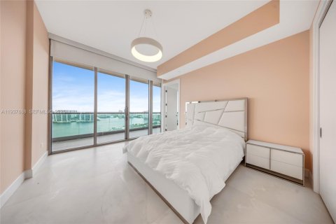 Condominio en venta en Sunny Isles Beach, Florida, 3 dormitorios, 240.52 m2 № 2152613 - foto 24