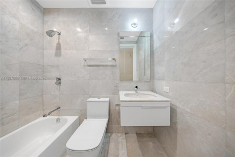 Condominio en venta en Sunny Isles Beach, Florida, 3 dormitorios, 240.52 m2 № 2152613 - foto 20
