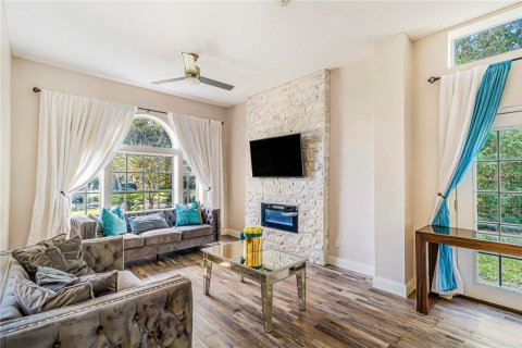 House in Orlando, Florida 4 bedrooms, 181.9 sq.m. № 1742625 - photo 9
