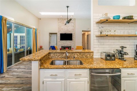 House in Orlando, Florida 4 bedrooms, 181.9 sq.m. № 1742625 - photo 11