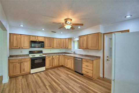 Casa en venta en Winter Haven, Florida, 3 dormitorios, 164.07 m2 № 1909947 - foto 15