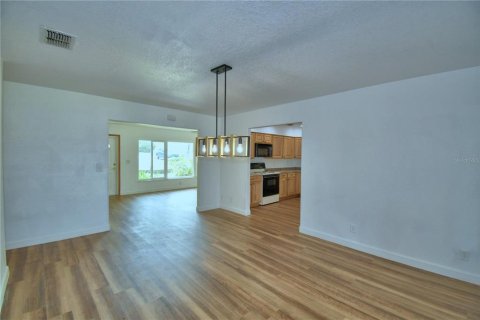 Casa en venta en Winter Haven, Florida, 3 dormitorios, 164.07 m2 № 1909947 - foto 12