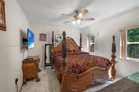 Commercial property in Miami, Florida 232.16 sq.m. № 1938381 - photo 24