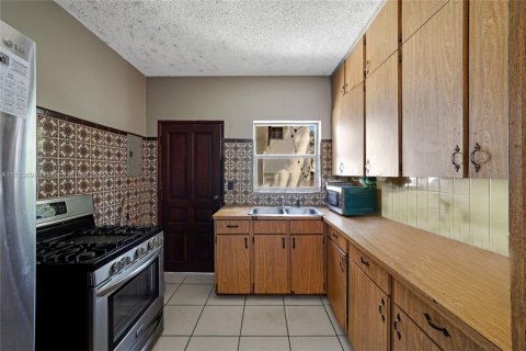 Commercial property in Miami, Florida 232.16 sq.m. № 1938381 - photo 15