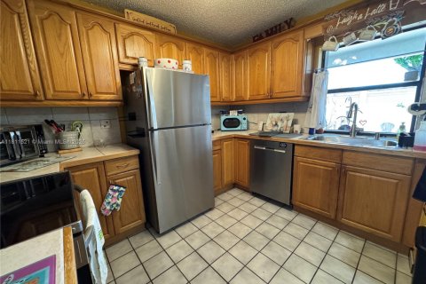 Townhouse in Pembroke Pines, Florida 2 bedrooms, 117.06 sq.m. № 1758809 - photo 7
