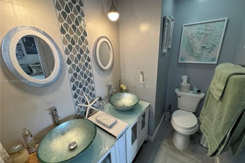 Townhouse in Pembroke Pines, Florida 2 bedrooms, 117.06 sq.m. № 1758809 - photo 24