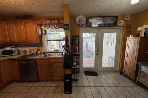Townhouse in Pembroke Pines, Florida 2 bedrooms, 117.06 sq.m. № 1758809 - photo 8