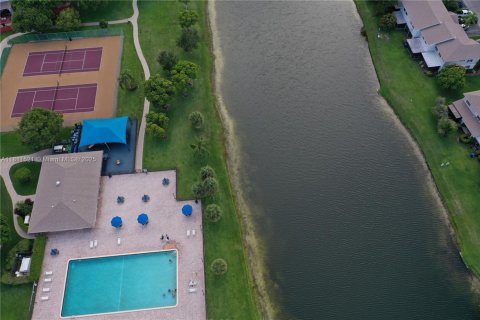 Townhouse in Pembroke Pines, Florida 2 bedrooms, 117.06 sq.m. № 1758809 - photo 30
