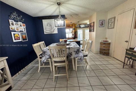 Townhouse in Pembroke Pines, Florida 2 bedrooms, 117.06 sq.m. № 1758809 - photo 15